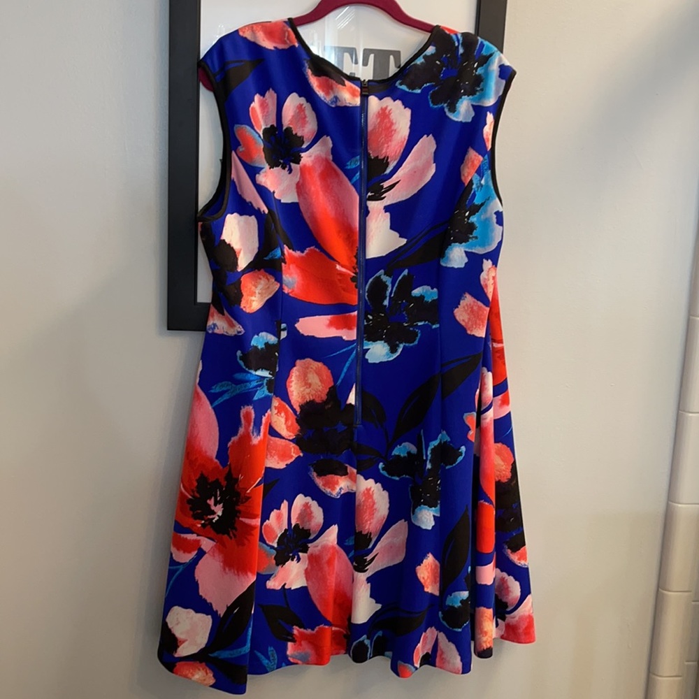 Vince Camuto cocktail/wedding/party dress. 18 W